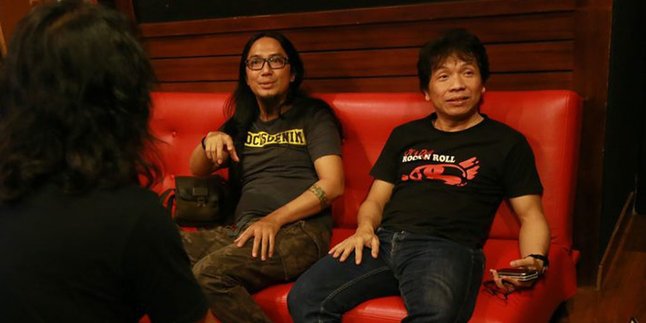 Rekaman Dengan Cara Oldschool, Power Slaves Beri Sentuhan Modern