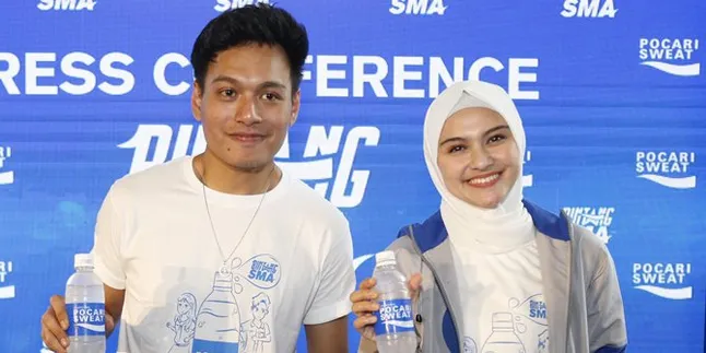 Rendy Pandugo & Zee Zee Shahab Jadi Juri Ajang Pencarian Bakat Bintang SMA