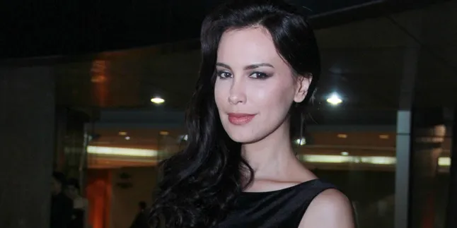 Repot Tapi Terhibur, Saat Sophia Latjuba Urus Empat 'Anaknya' Repot Tapi Terhibur, Saat Sophia Latjuba Urus Empat 'Anaknya'