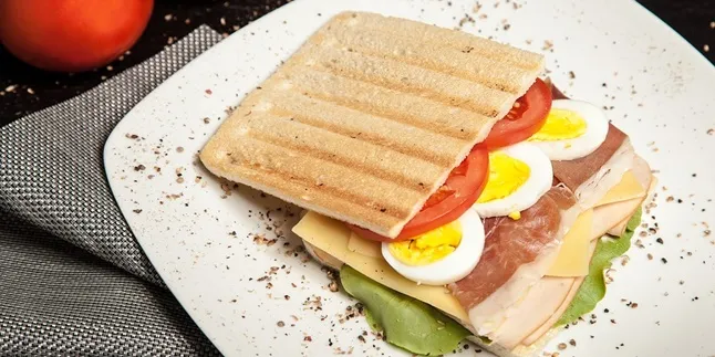 Resep Roti Panggang Isi Bacon ala J-Hope BTS, Bisa Buat Bekal Sarapan Suami