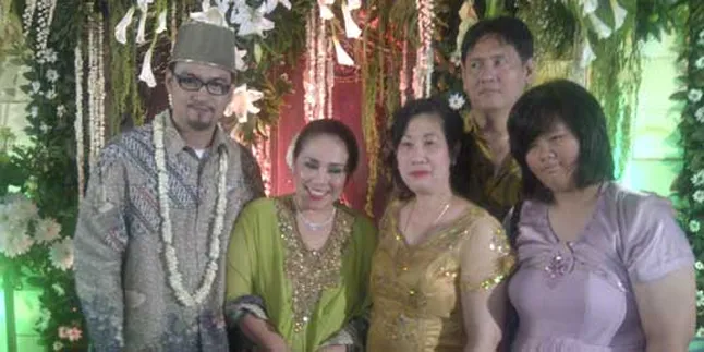 Resepsi Nunung - Iyan Macetkan Jalan