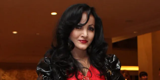 Resmi Bercerai, Apa Komentar Machica Mochtar?