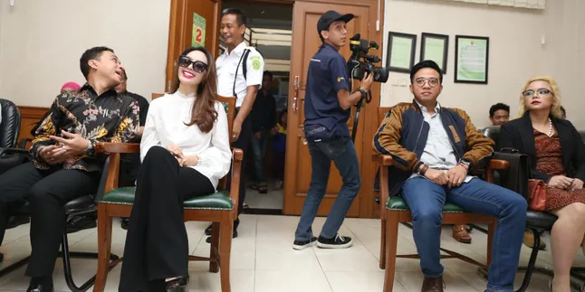 Resmi Bercerai, Cinta Ratu Nansya Tak Permasalahkan Tuduhan Mistis Roby Geisha