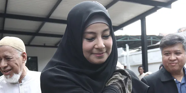 Resmi Bercerai Dari Ustaz Al Habsyi, Putri Aisyah: Nggak Ada Kata Lega