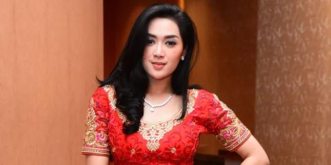 Resmi Berganti Nama, Tiara Dewi Berbagi Dengan 100 Anak Yatim