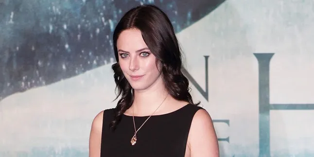 Resmi Jadi Istri, Kaya Scodelario Pamer Foto Bulan Madu Resmi Jadi Istri, Kaya Scodelario Pamer Foto Bulan Madu