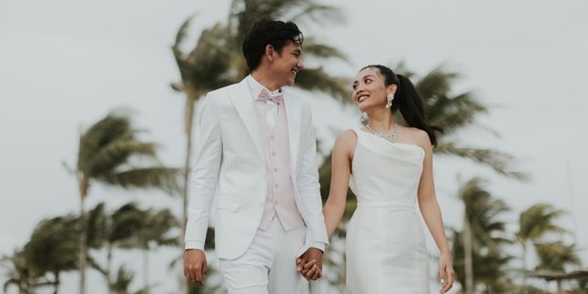 Officially Married, Adipati Dolken and Canti Tachril Plan Honeymoon to These Two Places