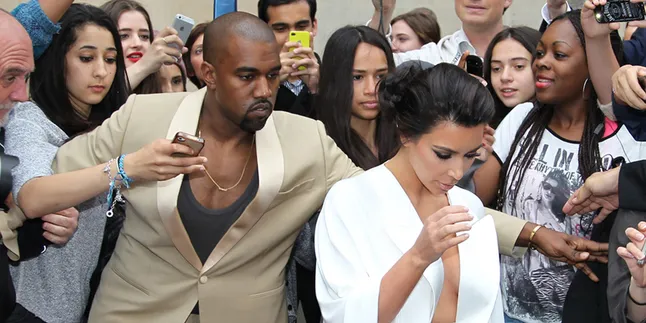Resmi Menikah, Kanye West Masih Tak Nyaman Soal... Resmi Menikah, Kanye West Masih Tak Nyaman Soal...