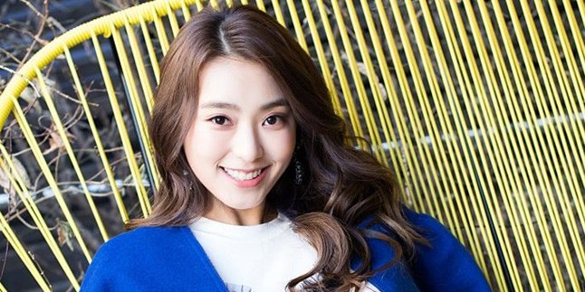 Officially Signed Contract, Bora Former SISTAR One Agency with Woo Do Hwan and Moon Ga Young
