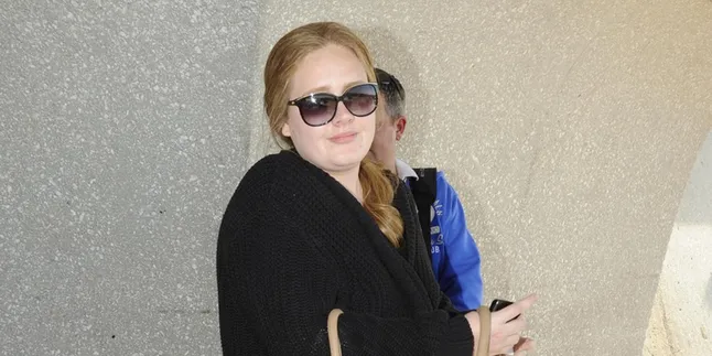Resmi Tunangan, Adele - Simon Konecki Segera Menikah?