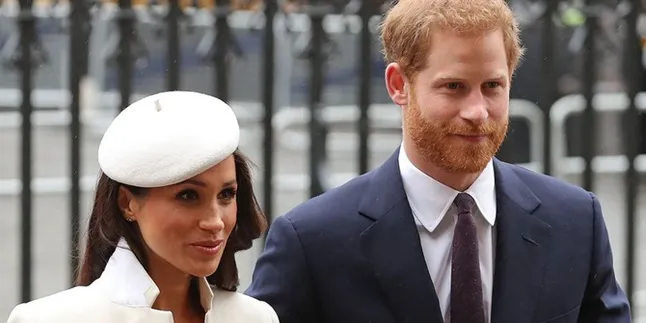 Resmi Tunangan, Meghan Markle & Pangeran Harry Mesra di Photoshoot Terbaru