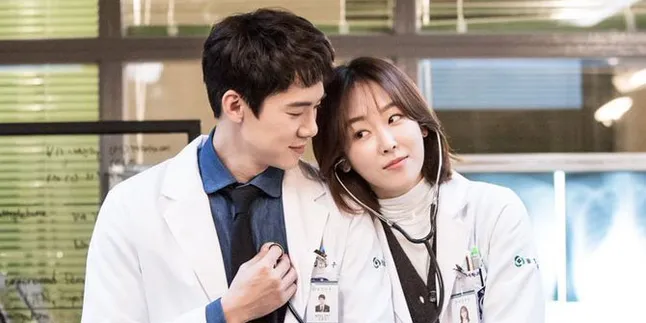 Reunian 'ROMANTIC DOCTOR KIM', Seo Hyun Jin Beri Dukungan untuk Yoo Yeon Seok