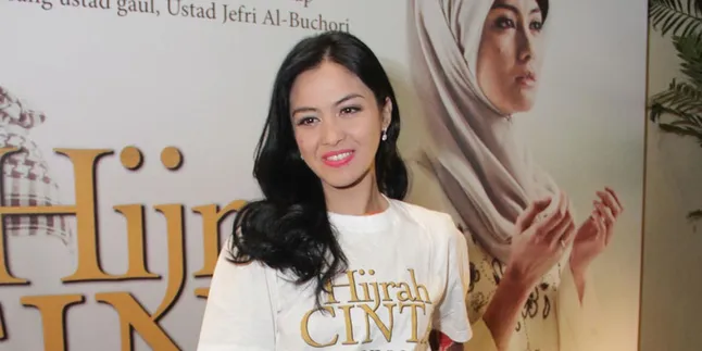 Revalina: Film Horor Esek-Esek Itu Bikin Rusak Revalina: Film Horor Esek-Esek Itu Bikin Rusak