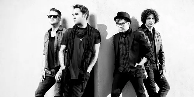 [Review] Fall Out Boy Masih Babak-Belur di 'The Mighty Fall'