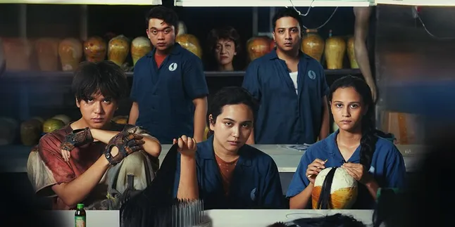 Review of the Film MONSTER PABRIK RAMBUT: Experimental Horror Not for Everyone