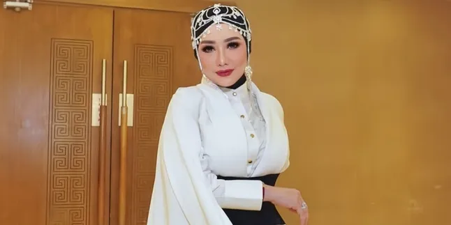 Reza Artamevia Enjoys a New Role as the Grandmother of Baby Arash Inbox
