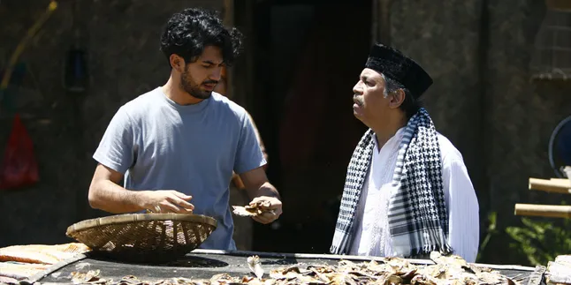 Reza Rahadian 'Beraksi' Lagi Dalam 'KETIKA TUHAN JATUH CINTA' Reza Rahadian 'Beraksi' Lagi Dalam 'KETIKA TUHAN JATUH CINTA'