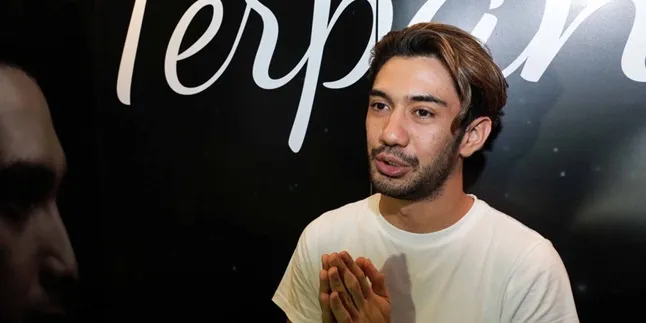 Reza Rahadian Pemeran Utama Terbaik Festival Film Indonesia 2016 Reza Rahadian Pemeran Utama Terbaik Festival Film Indonesia 2016