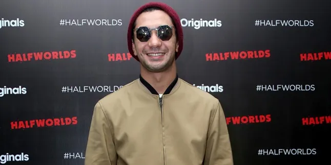 Reza Rahadian Perankan Habibie Remaja di 'HABIBIE AINUN 2'