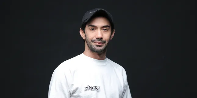 Reza Rahadian Ungkap Hal yang Paling Ia Syukuri dari Kemenangan Film 'PANGKU' di  Busan