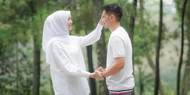 Rezky Aditya Akhirnya Ungkap Cerita Awal Kedekatannya dengan Citra Kirana Rezky Aditya Akhirnya Ungkap Cerita Awal Kedekatannya dengan Citra Kirana