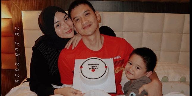 Rezky Aditya Celebrates 40th Birthday, Receives Sweet Surprise from Citra Kirana and Athar