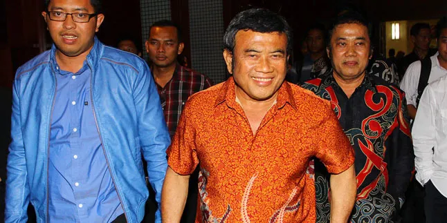 Rhoma Irama Berterima Kasih Pada Produser 'SANG KIAI' Rhoma Irama Berterima Kasih Pada Produser 'SANG KIAI'