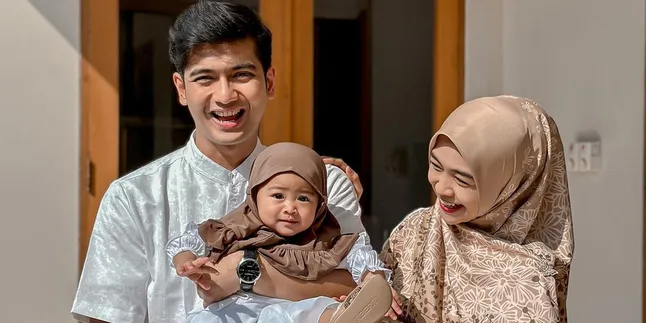 Ria Ricis dan Teuku Ryan Mengaku Antusias Rayakan Lebaran Pertama Bersama Baby Moana