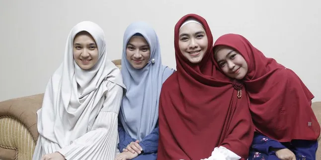 Ria Ricis Ingin Bunuh Diri, Oki Setiana Dewi Sarankan Sering ke Masjid - Baca Quran