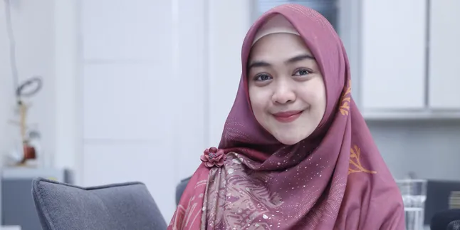 Ria Ricis Minta Maaf Usai Rumahnya Dilabrak Warga, Singgung Soal Menegur dengan Cara Baik Ria Ricis Minta Maaf Usai Rumahnya Dilabrak Warga, Singgung Soal Menegur dengan Cara Baik