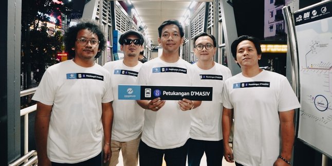 Rian Reveals the Reason D'MASIV Changed the Name of Petukangan Bus Stop, Becoming Witnesses to the Struggle Since the Beginning of Their Career - 22nd Birthday Gift