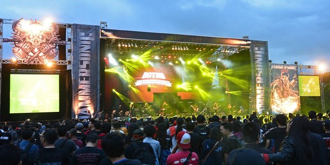 Ribuan Metalhead Berpesta Dengan Liar di 'Hammersonic 2016'