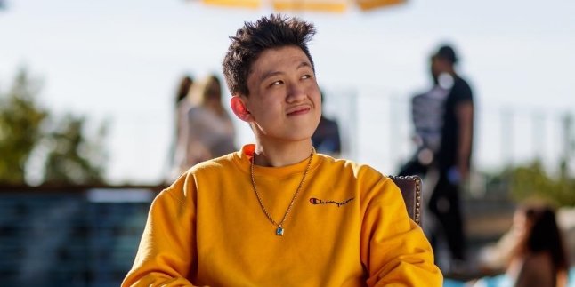 Rich Brian Shows Off New Tattoo, Netizens Immediately Remember Semen Logo