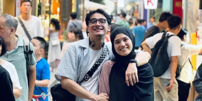 Ricky Harun Bagi-Bagi Tas Limited Edition Ricky Harun Bagi-Bagi Tas Limited Edition