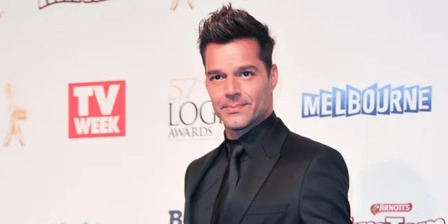 Ricky Martin Ungkap Alasan Sempat Sembunyikan Orientasi Seksualnya