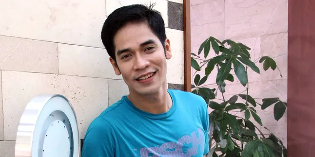 Ricky Perdana Prihatin Dewi Perssik Dibui
