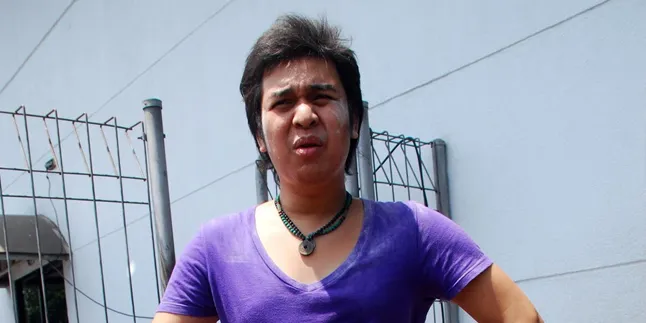 Ricuh, Jenazah Olga Syahputra Nyaris Tak Bisa Masuk Rumah Ricuh, Jenazah Olga Syahputra Nyaris Tak Bisa Masuk Rumah