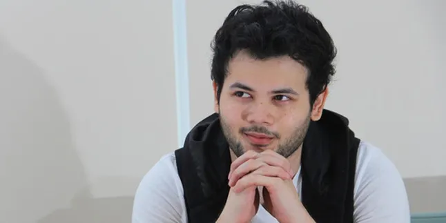 Ridho Rhoma Lagi Mikirin Siapa Sih? Ridho Rhoma Lagi Mikirin Siapa Sih?