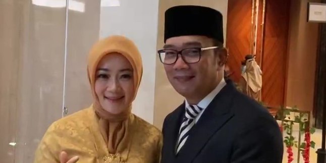 Ridwan Kamil Attended as a Witness to the Marriage, Gives a Gift for Ria Ricis