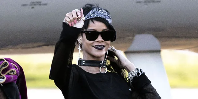 Rihanna: Aku Lebih Benci Paparazzi Daripada Nazi!