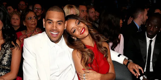 Rihanna - Chris Brown Mesra di Grammy Awards 2013