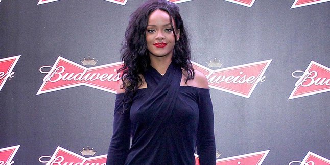 Rihanna Tolak Semua Pemberian Calvin Harris, Sadis!