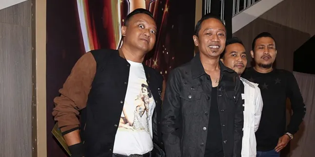 Rilis Album Baru, Vokalis Superglad Insaf