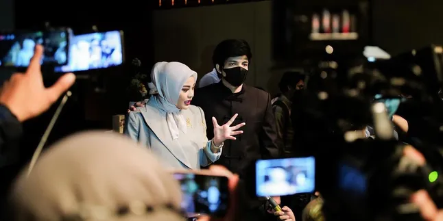 Rilis Lagu 'Berhak Bahagia', Cara Aurel Hermansyah dan Atta Halilintar untuk Semangati Ibu Menyusui Rilis Lagu 'Berhak Bahagia', Cara Aurel Hermansyah dan Atta Halilintar untuk Semangati Ibu Menyusui
