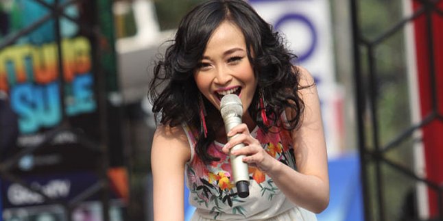 Rilis Lagu Upbeat, Rini Idol Enggan Dicap Penyanyi Cengeng