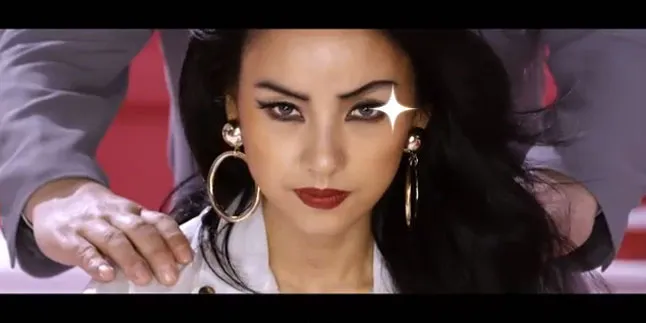 Rilis MV Baru. Lee Hyori Jadi Gadis 'Nakal' Yang Seksi