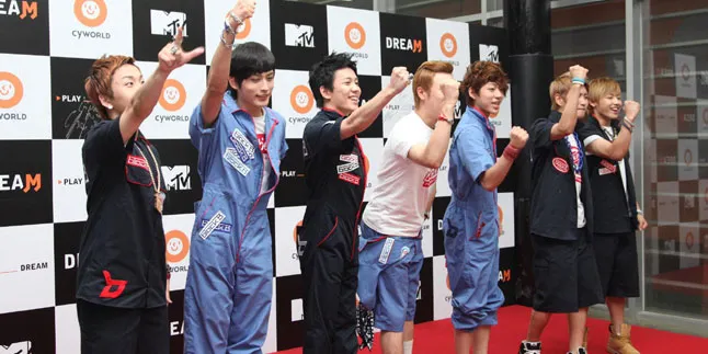 Rilis MV 'Be the Light', Block B Mencoba Bangkit Kembali