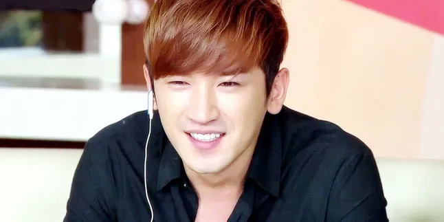 Rilis MV Solo, Min Woo Shinhwa Nikmati Pesta di Taksi