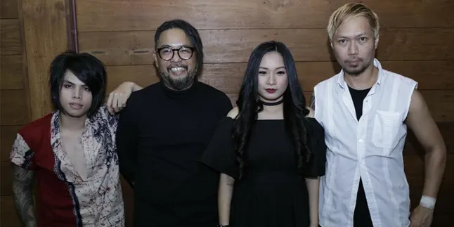 Rilis 'Peralihan Hati', Cokelat Juga Perkenalkan Drummer Baru Rilis 'Peralihan Hati', Cokelat Juga Perkenalkan Drummer Baru