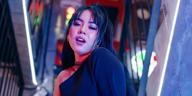 Rilis Single Baru Berjudul 'Janda Desa', Pedangdut Ayy Srie Sentil Pelakor